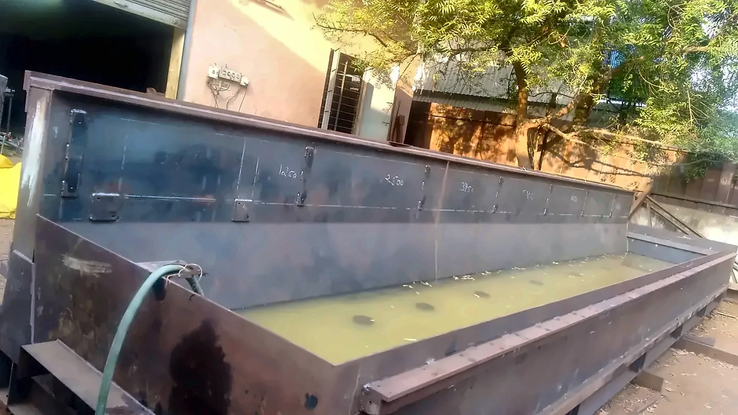Tanks & vessels
